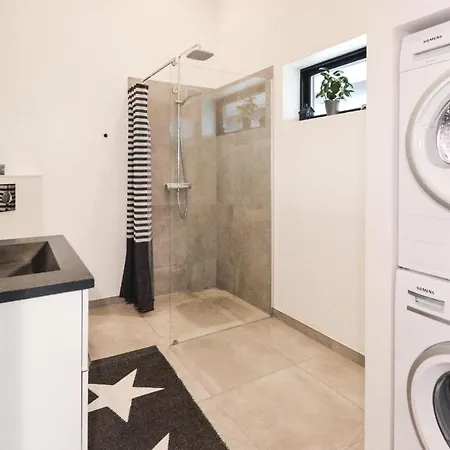 Three Bedroom Holiday In Blavand בית נופש ווארדה