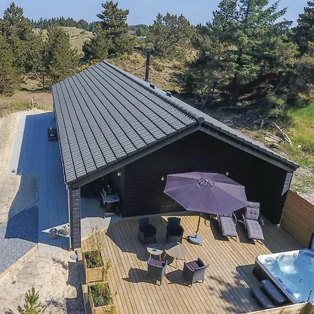 Three Bedroom Holiday In Blavand בית נופש ווארדה