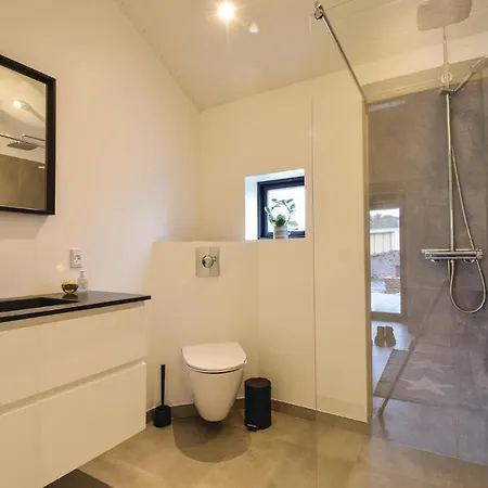 Three Bedroom Holiday In Blavand *